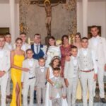 Ženska je šla na sprehod. Šokirana je obstala, ko je v smeteh zagledala dve rjavi nogi…