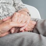 Od otroštva so me učili, da je namen ženske, da se poroči in ima otroke. A resnično živeti sem začela šele pri 58. letih …