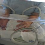 Bolniška odsotnost po novem: Kam lahko greste in kako vas bodo nadzorovali …